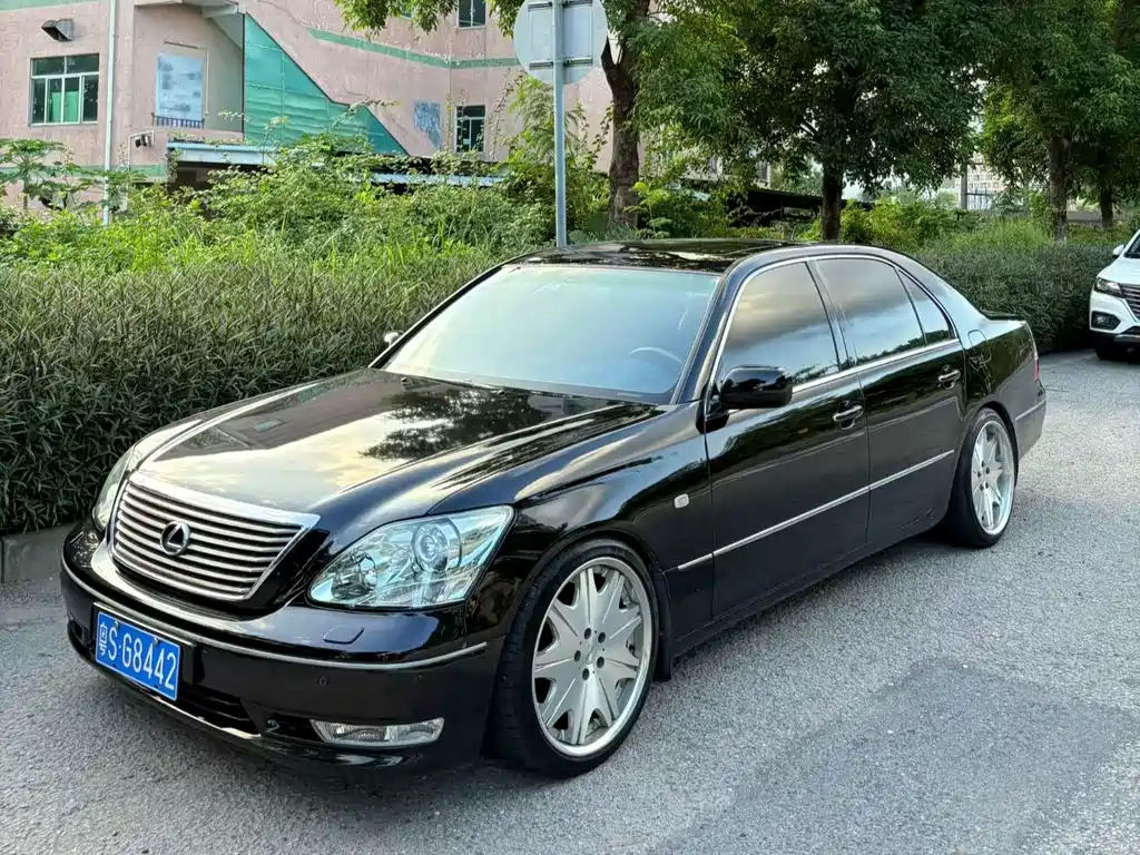 Lexus LS 2004