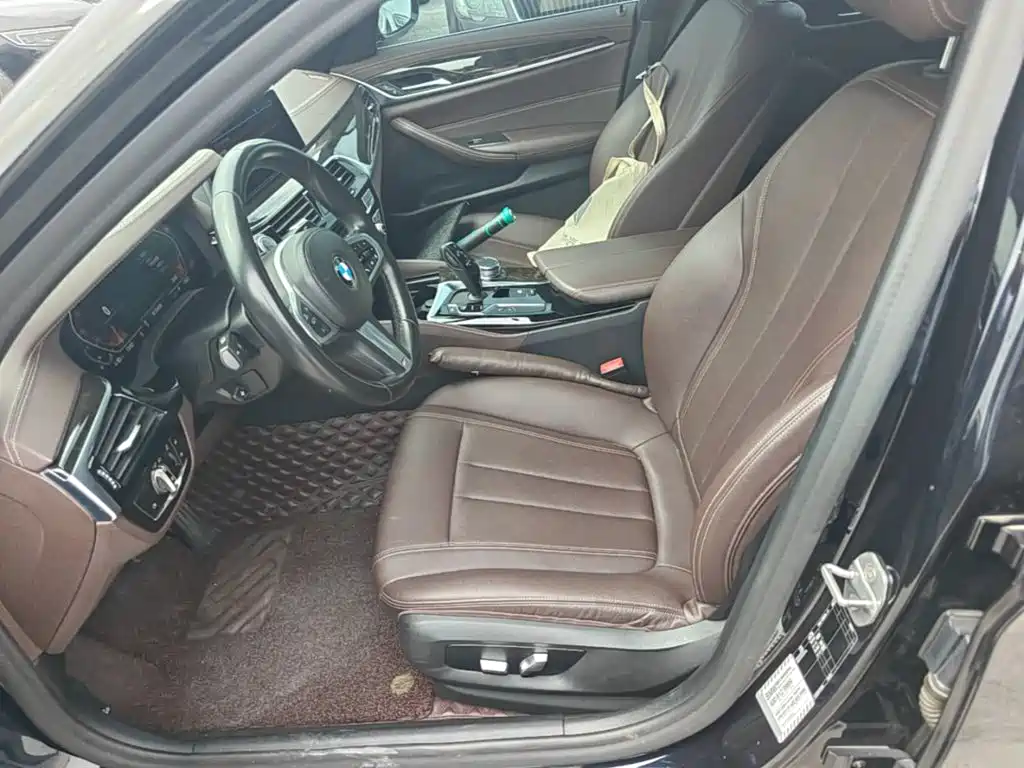 BMW 5 Series — миниатюра 15