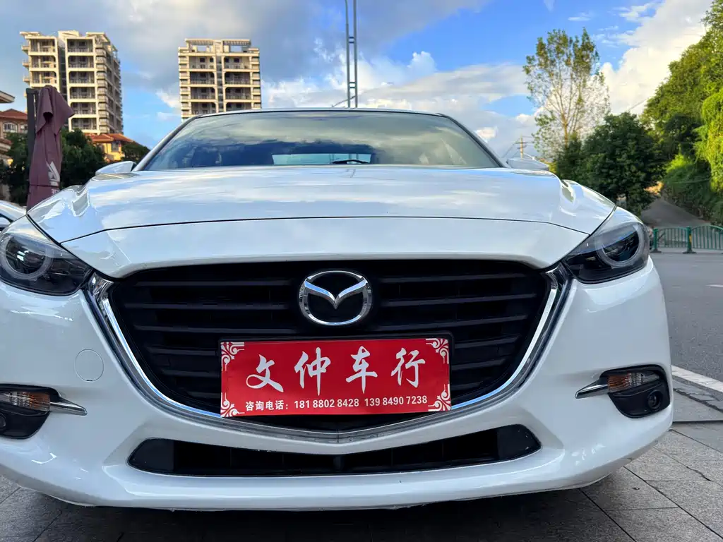 Mazda 3 Axela - фото 2