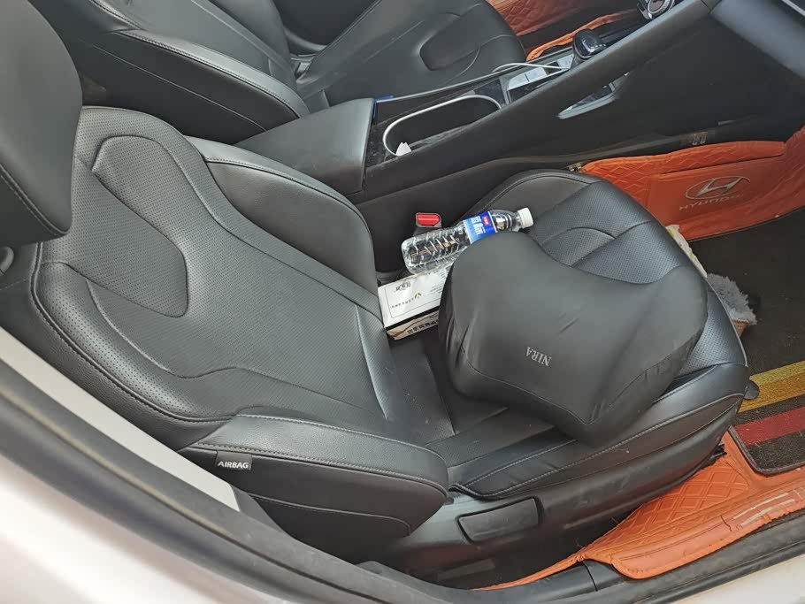 Hyundai Elantra 1.5 л 2023 г. Белый, пробег 29700 км