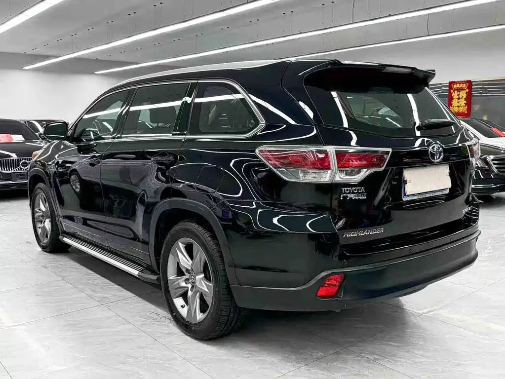 Toyota Highlander 2017 2.0T Luxury 7 мест