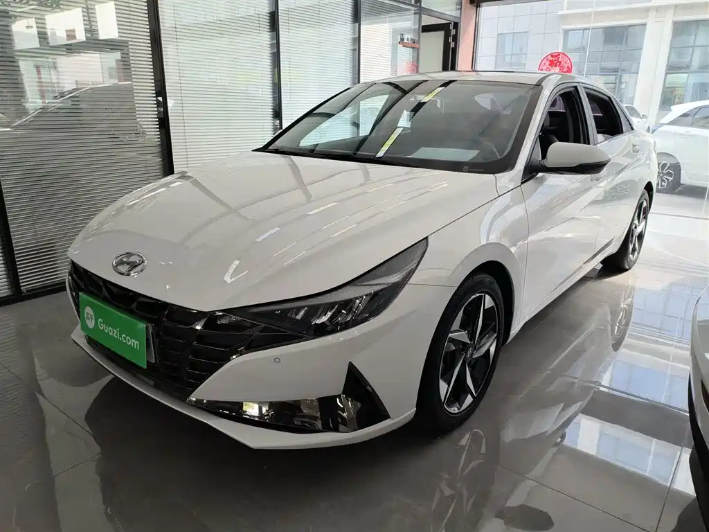 Hyundai Elantra 2023