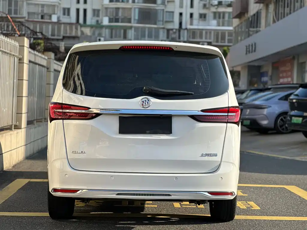 Buick GL8 — миниатюра 13