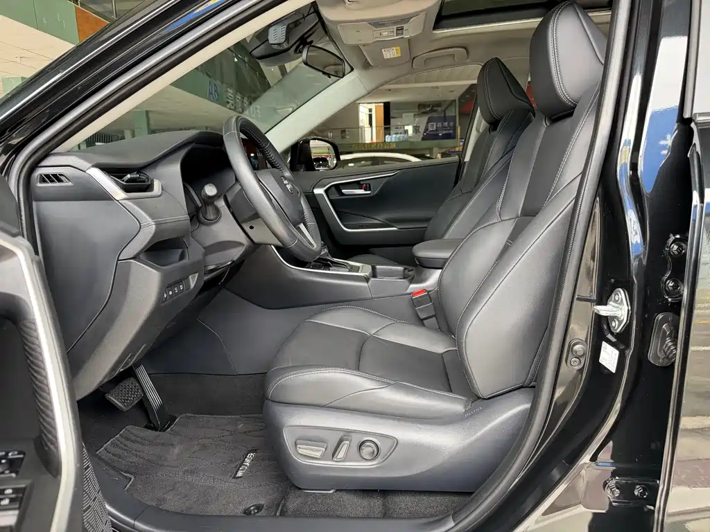 Toyota Wildlander 2024 2.0L CVT Luxury PLUS