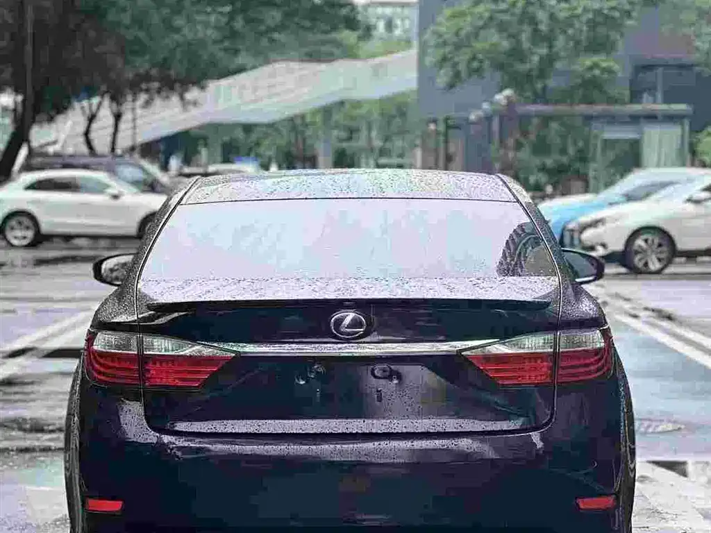 Lexus ES 2014 300h Elite