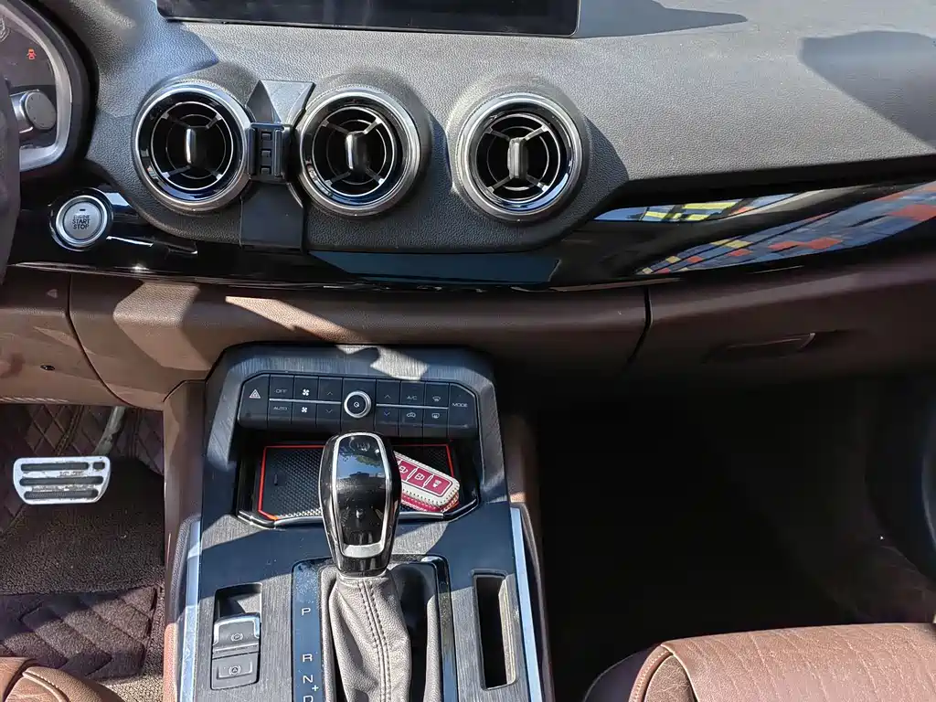 WEI PAI WEI BRAND VV7