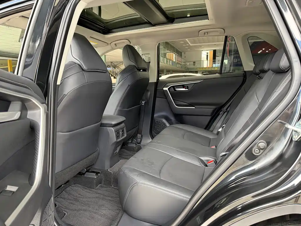 Toyota Wildlander 2024 2.0L CVT Luxury PLUS