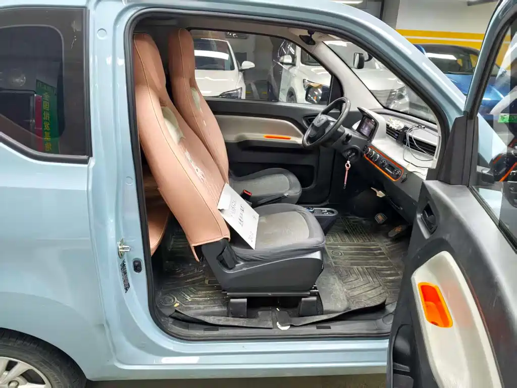 Wuling MINIEV — миниатюра 6
