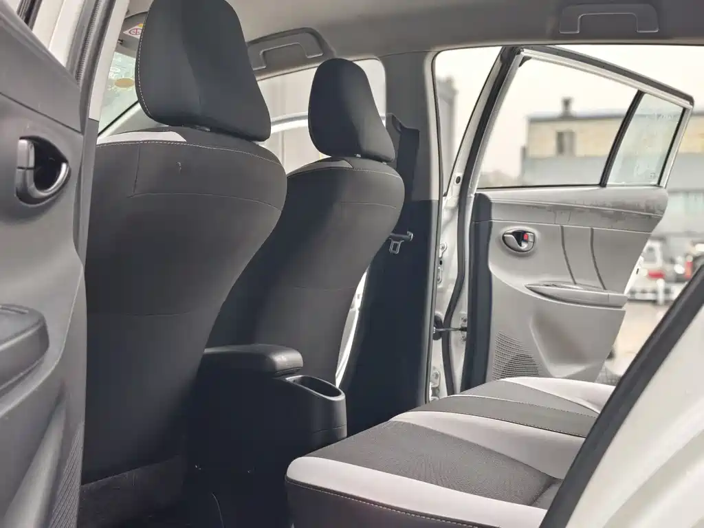 TOYOTA YARIS L ZHIXUAN