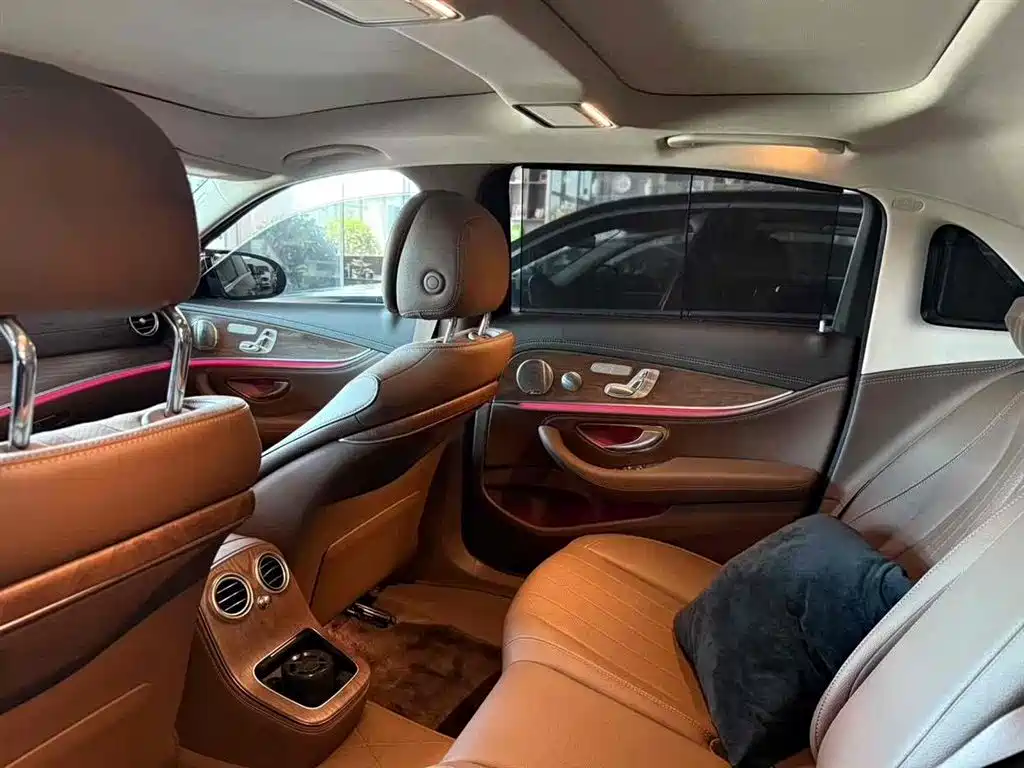 MERCEDES-BENZ E CLASS