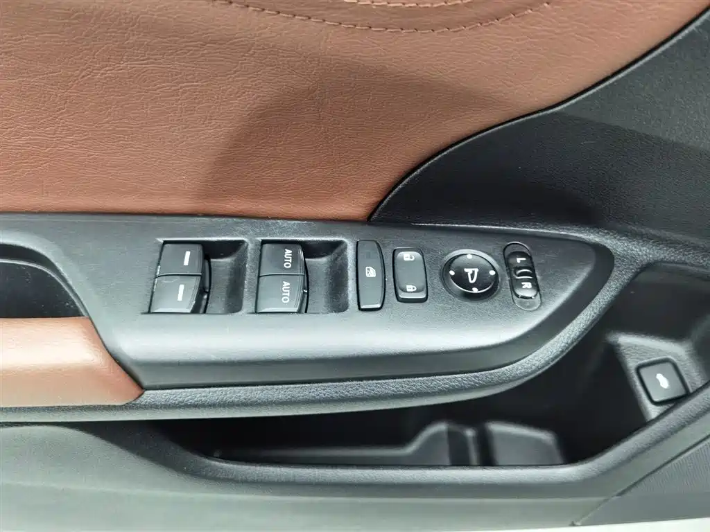 Honda Civic 2016 220TURBO CVT Luxury