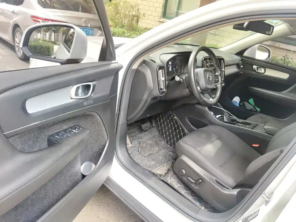 Volvo XC40 — миниатюра 14