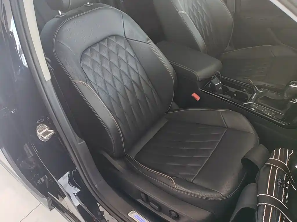 Volkswagen 帕萨特插电混动 — миниатюра 25