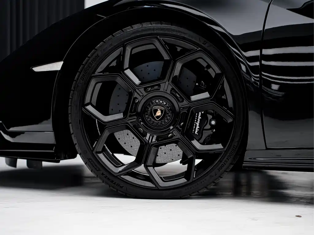 LAMBORGHINI HURACÁN