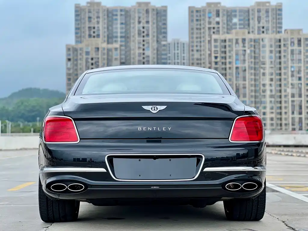 Bentley Flying Spur 2024 V8 Edition 8