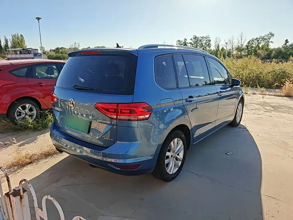 Volkswagen Touran — миниатюра 7