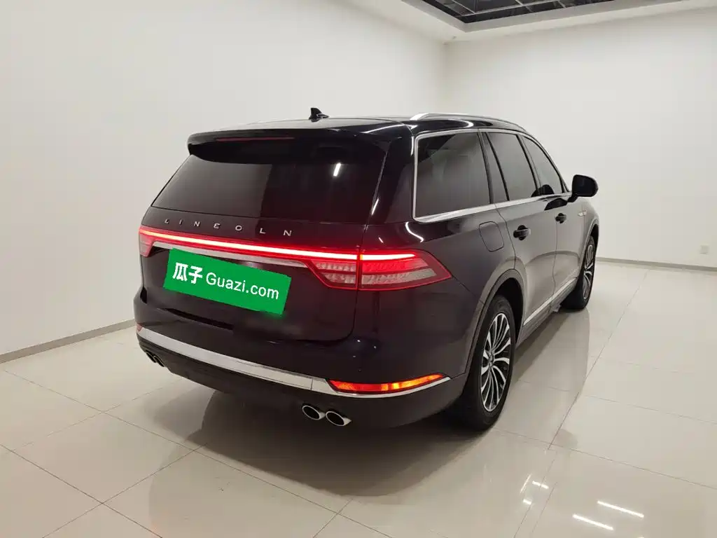 Lincoln Aviator — миниатюра 6