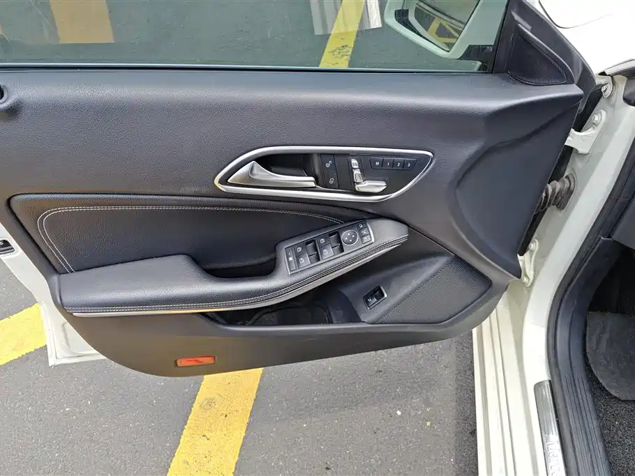 Mercedes-Benz CLA 2016 CLA 200 Fashion