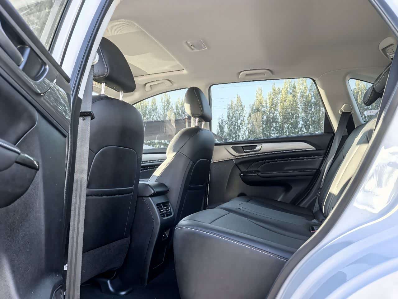Haval Haval M6 1.5 л 2022 г. Белый, пробег 18000 км