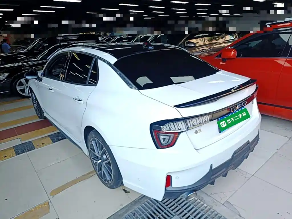 Lynk & Co 03 — миниатюра 5