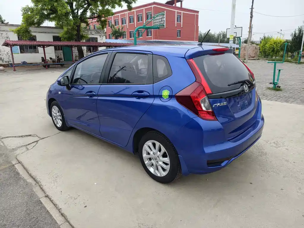 Honda Fit — миниатюра 6