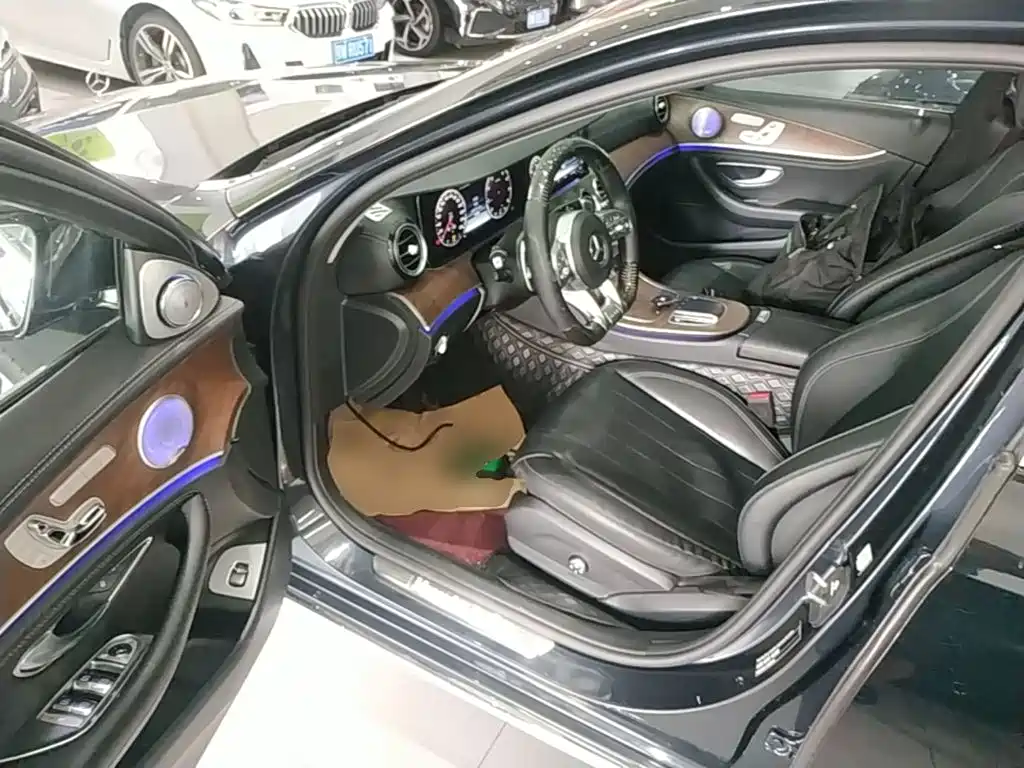 Mercedes-Benz E-Class — миниатюра 12