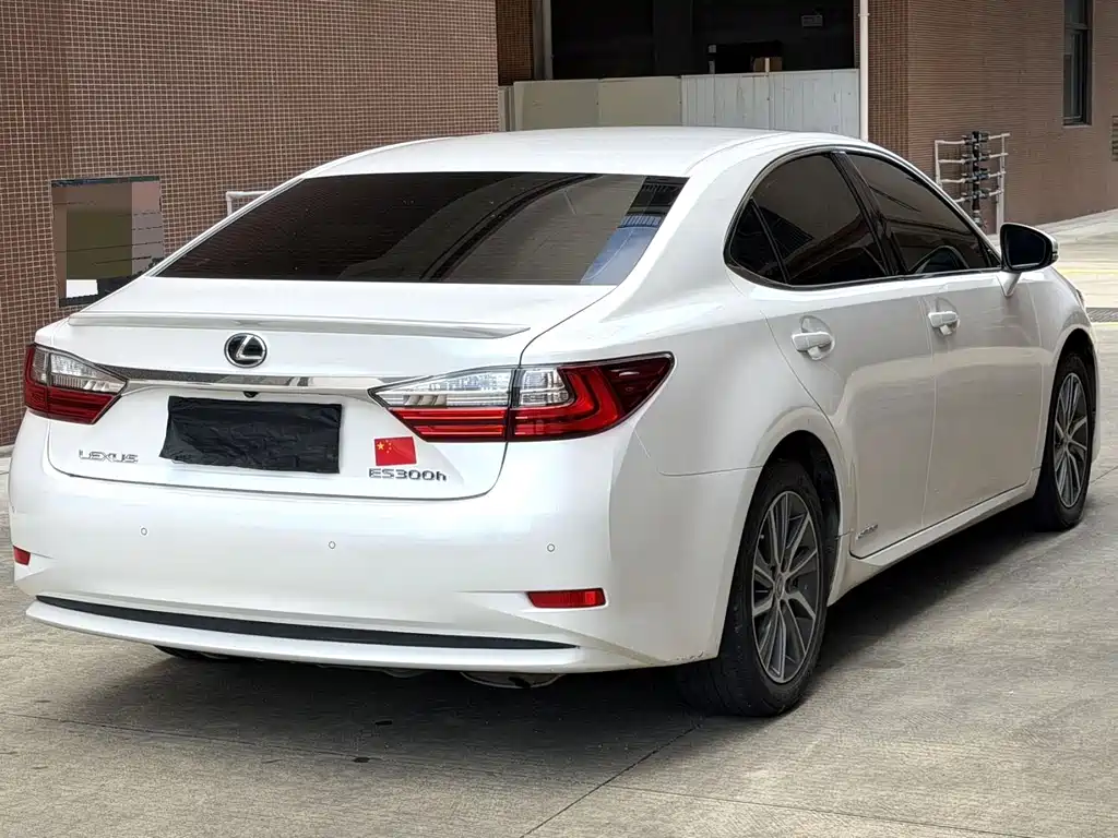 Lexus ES — миниатюра 4