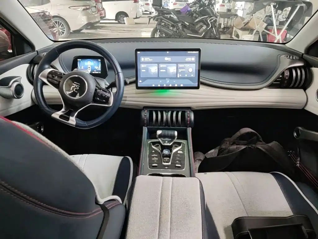 BYD Yuan Plus — миниатюра 10