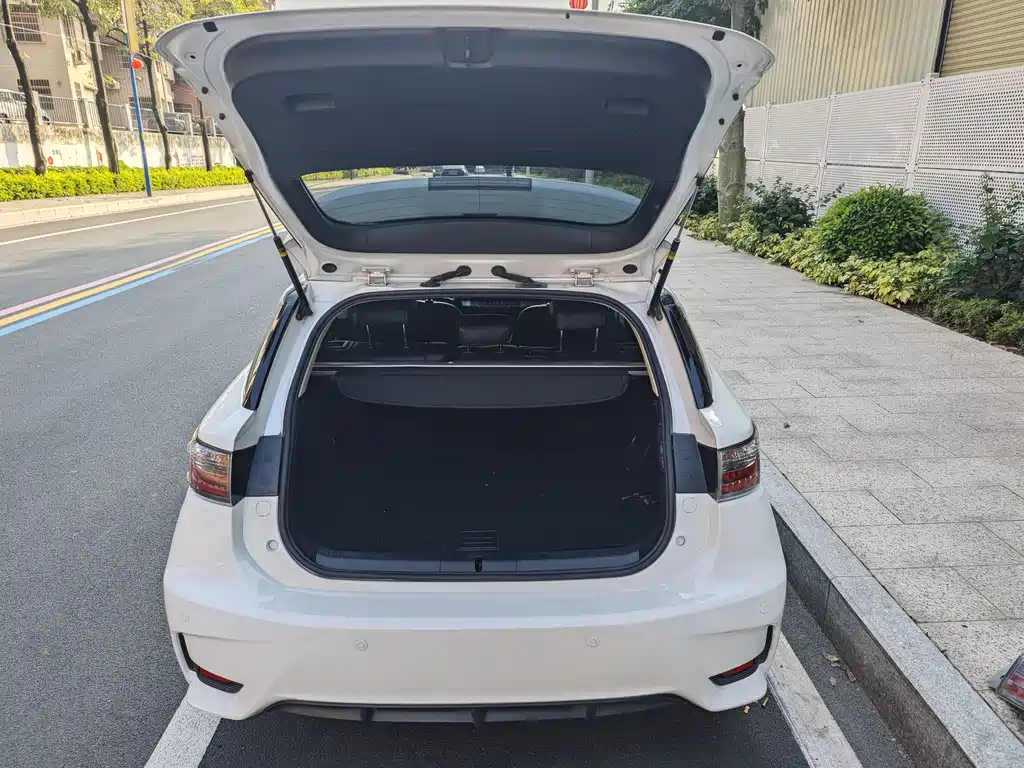 Lexus CT 2015 CT200h
