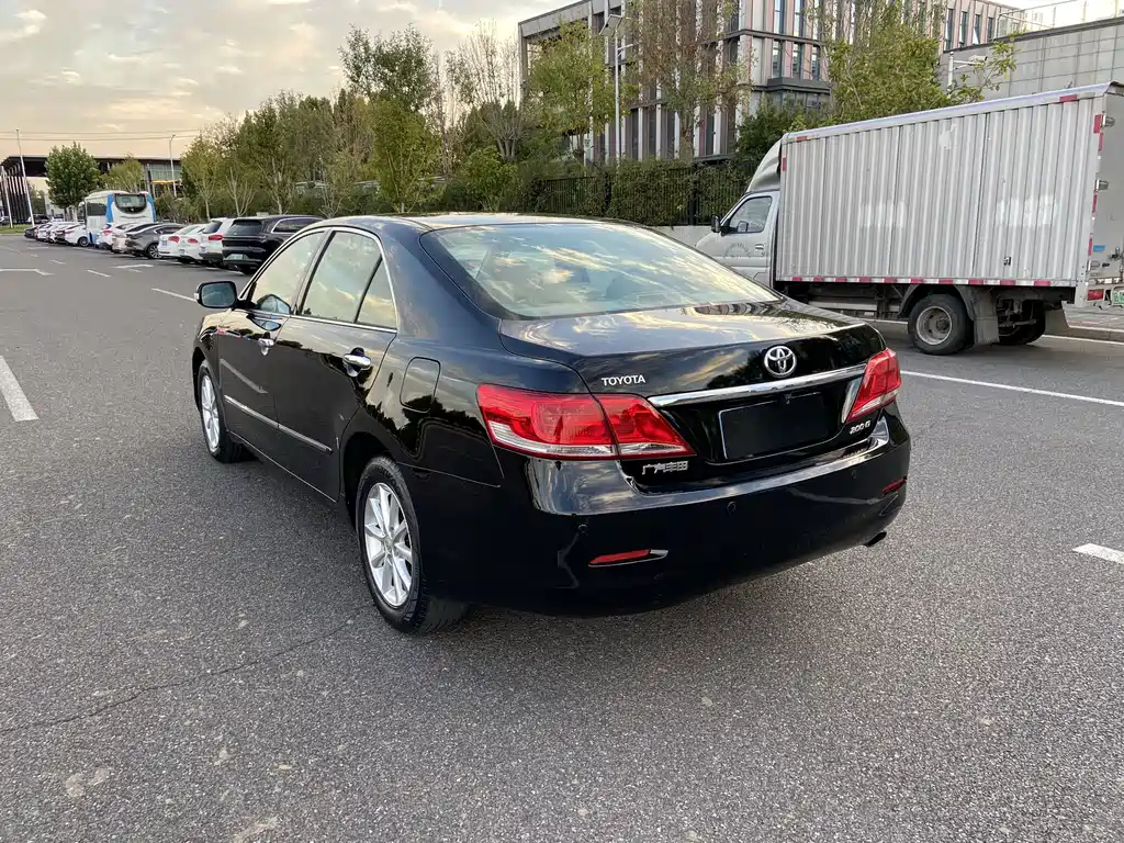 Toyota Camry — миниатюра 6