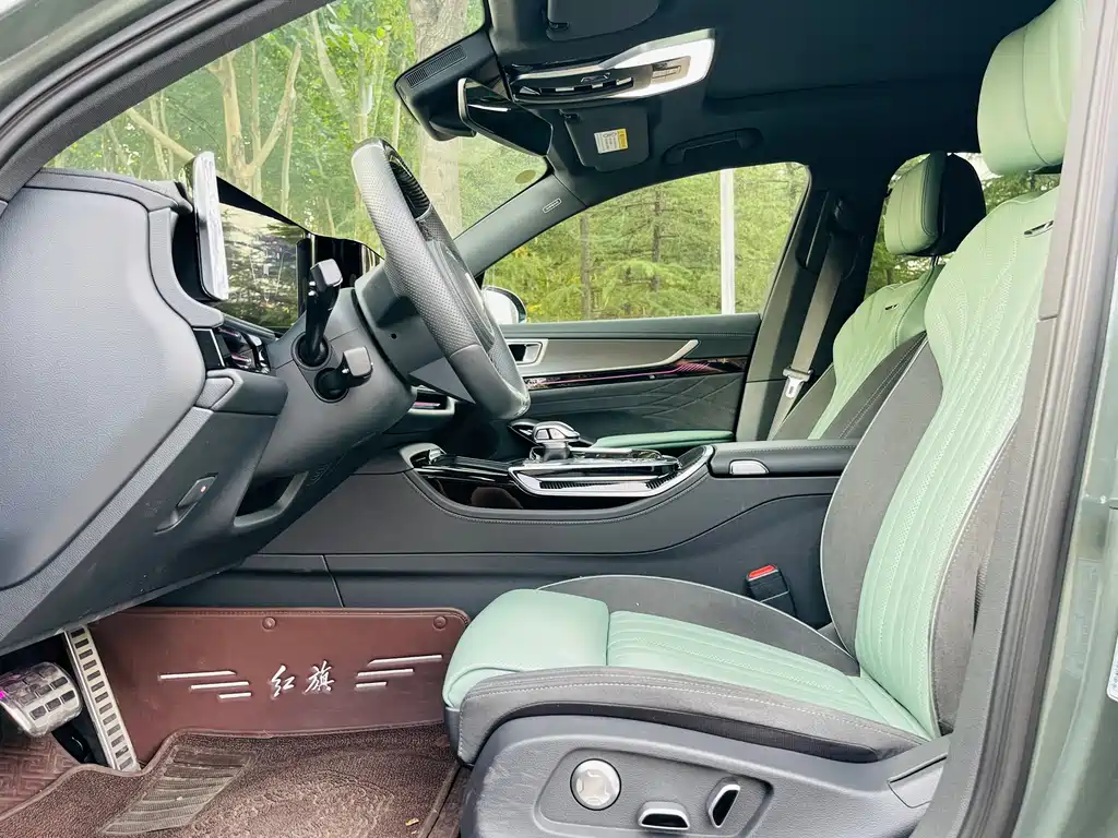 Hongqi H9 2025 2.0T 5 мест