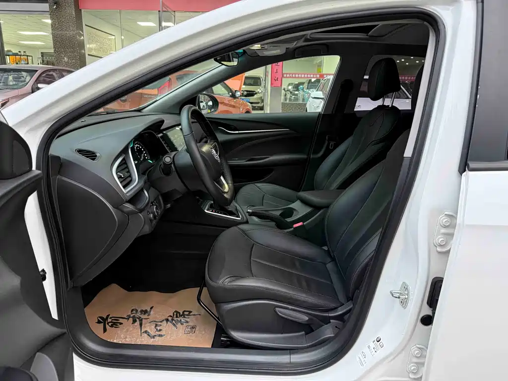 Buick Excelle — миниатюра 12