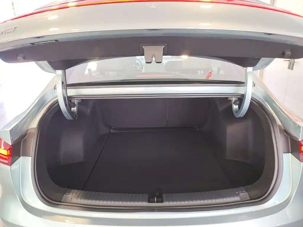 Roewe D6 — миниатюра 19