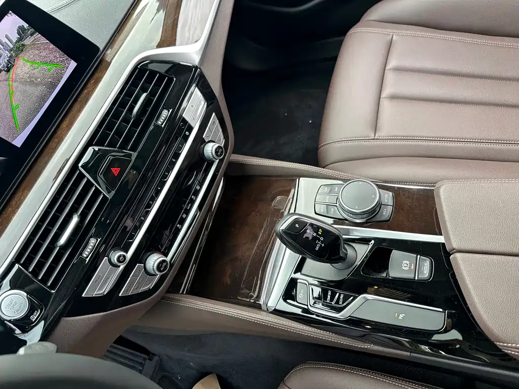 BMW 5 Series — миниатюра 16