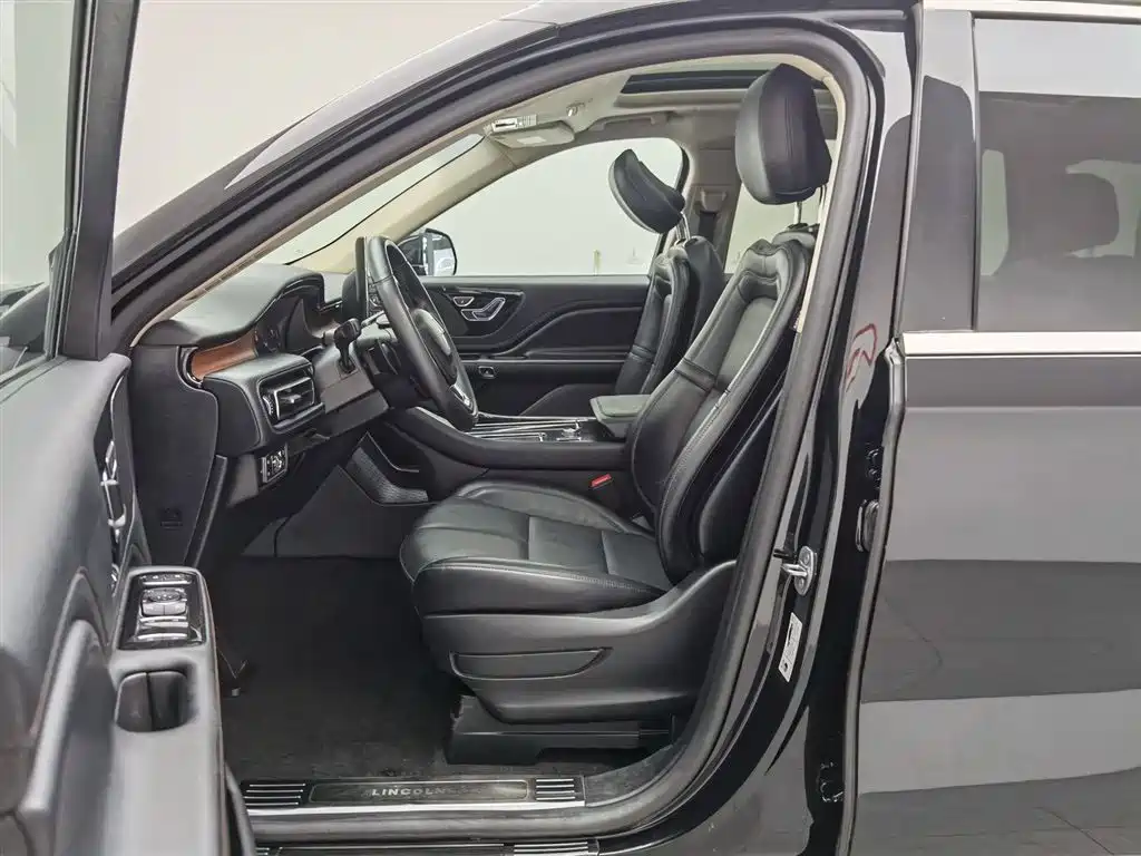 Lincoln Aviator 2023 3.0T V6 Premium мест