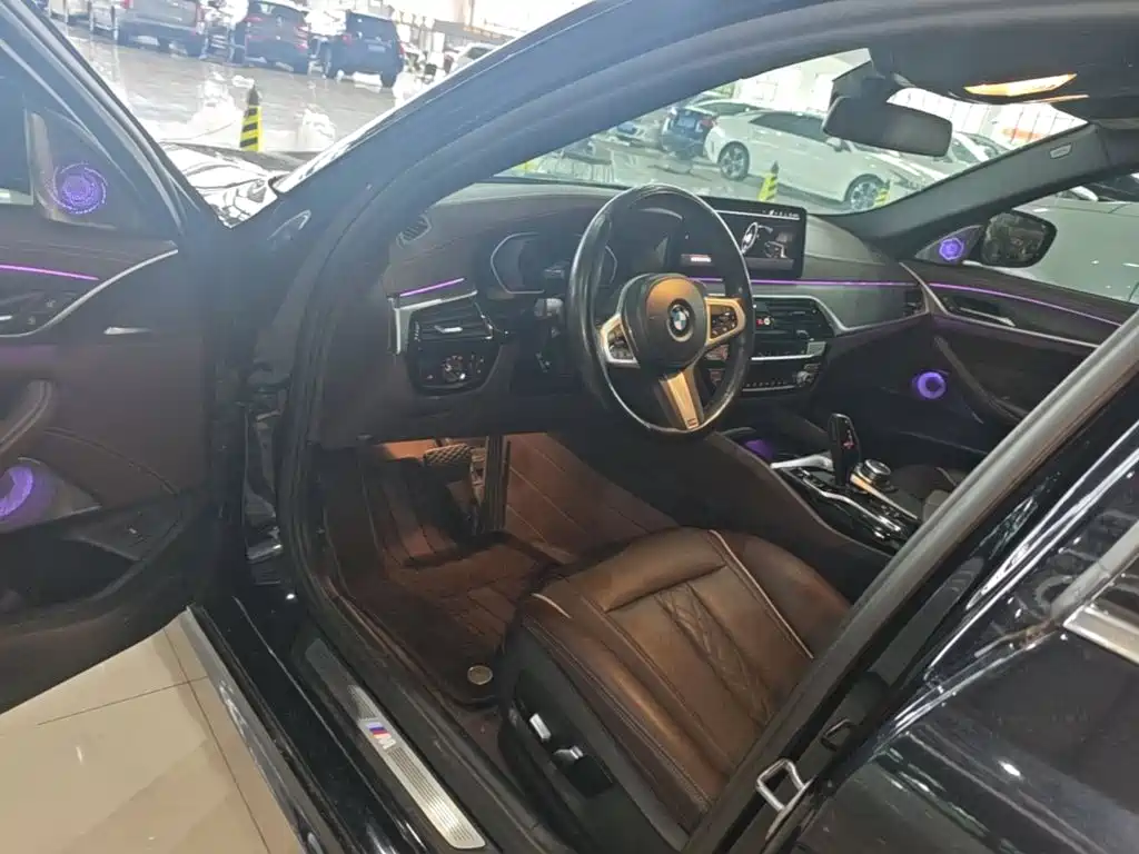 BMW 5 Series — миниатюра 16
