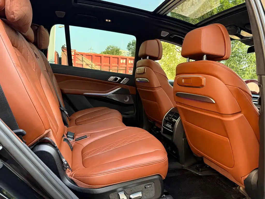 BMW X7 — миниатюра 11