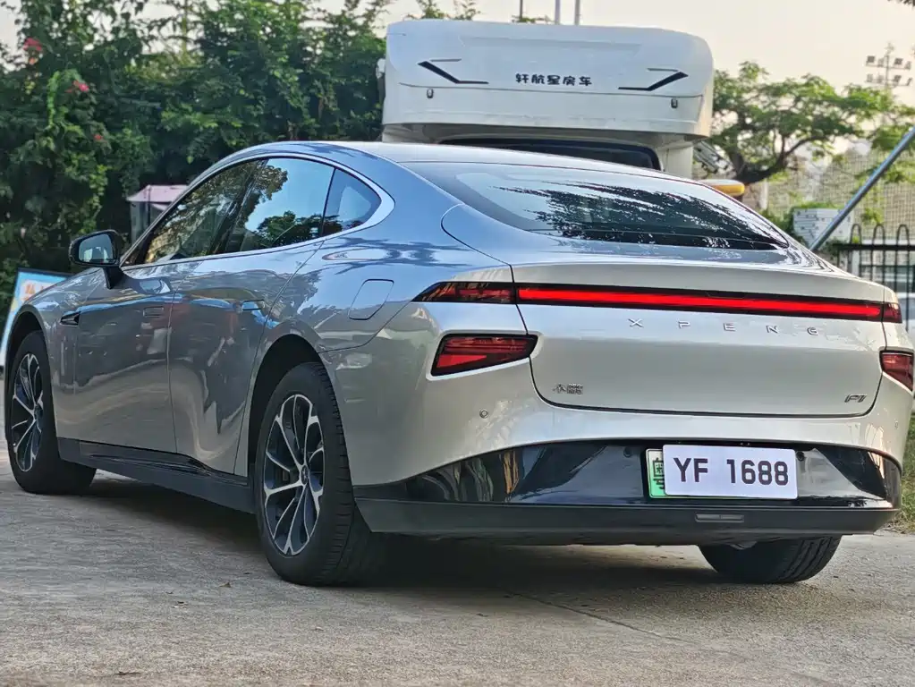 XPeng P7 — миниатюра 13