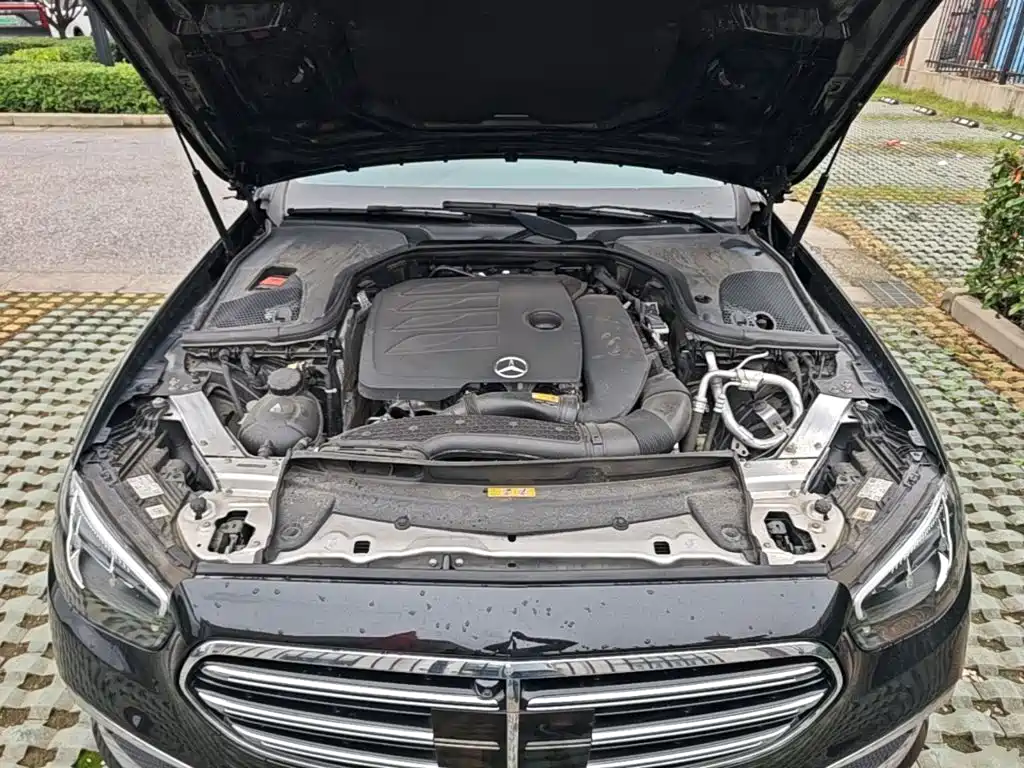 Mercedes-Benz E-Class — миниатюра 20