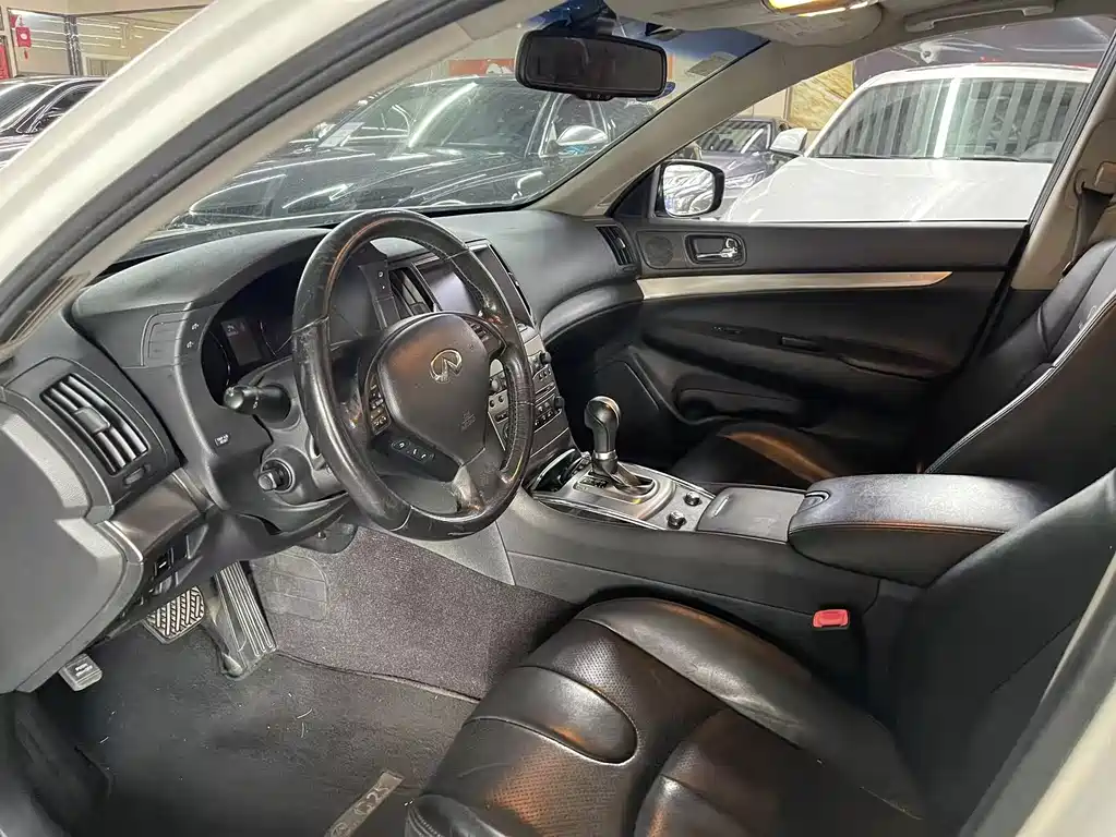 Infiniti G — миниатюра 6
