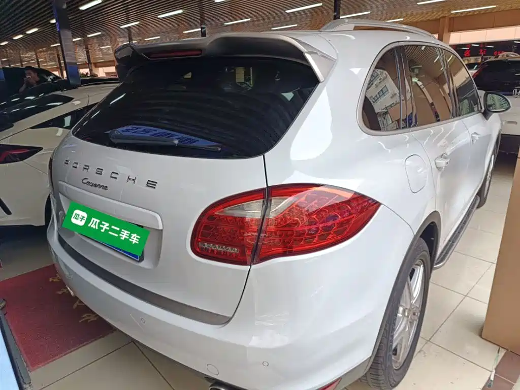 Porsche Cayenne 2014 Cayenne Platinum Edition 3.0T