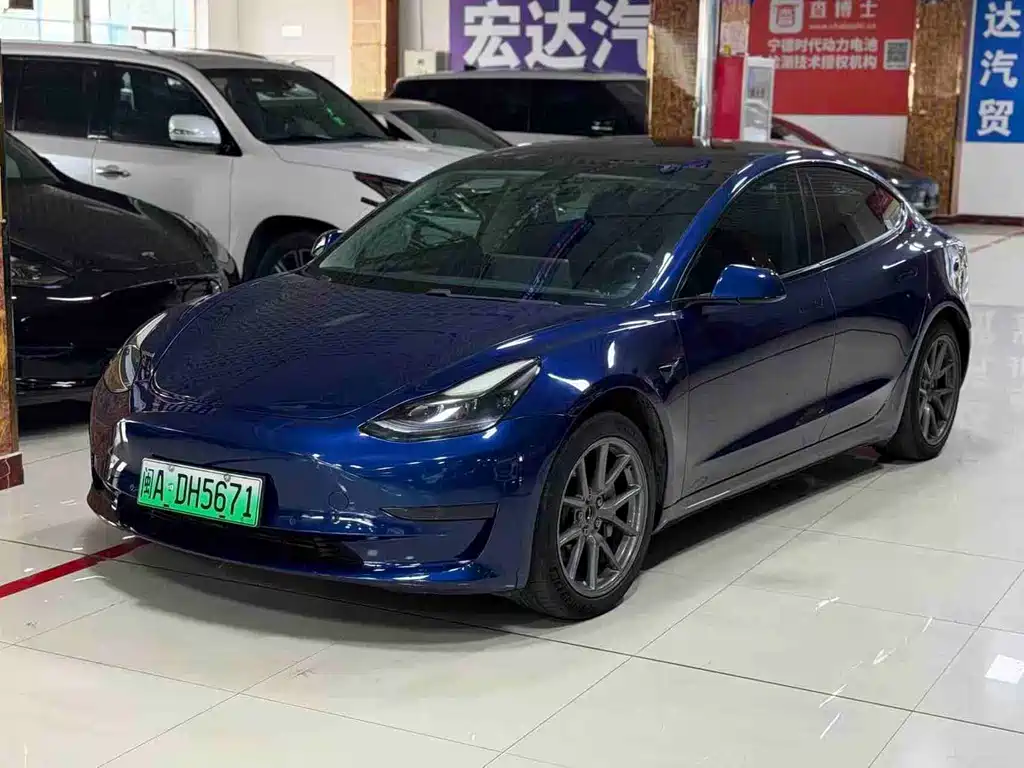 Tesla Model 3 — миниатюра 2