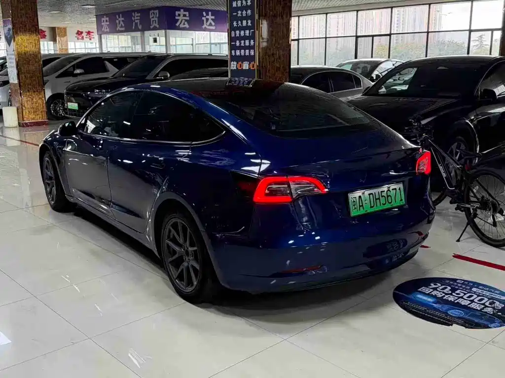 Tesla Model 3 — миниатюра 8