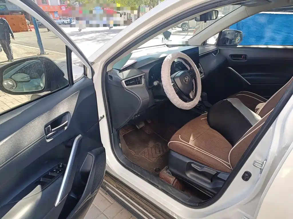 Toyota Corolla Cross — миниатюра 12