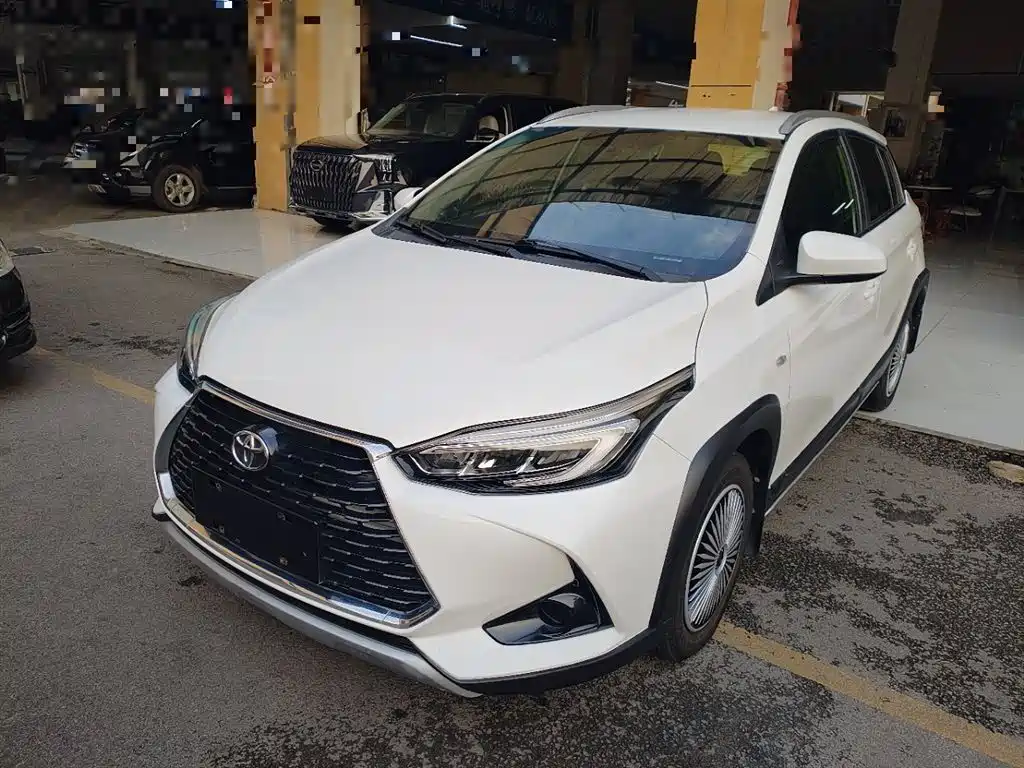Toyota Yaris L 2021