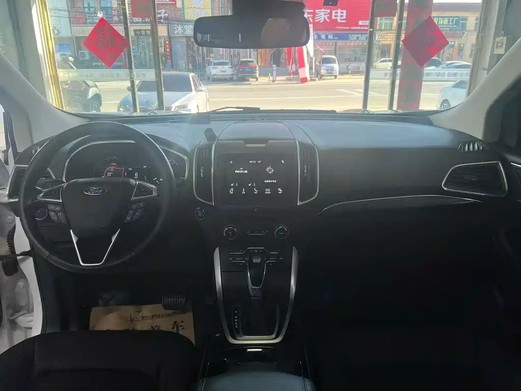 Ford Edge — миниатюра 8
