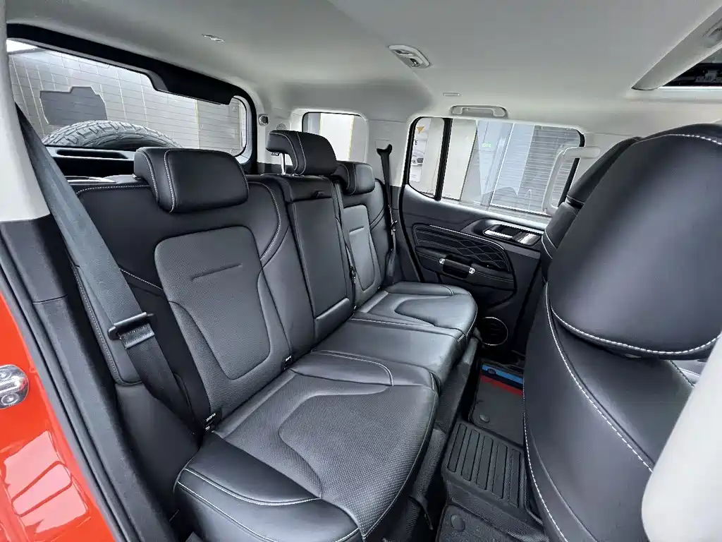 TANK TANK 300 NEW ENERGY