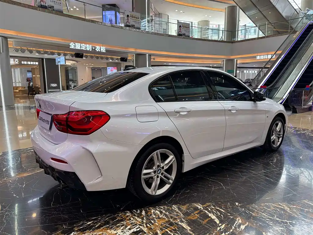 BMW 1 SERIES