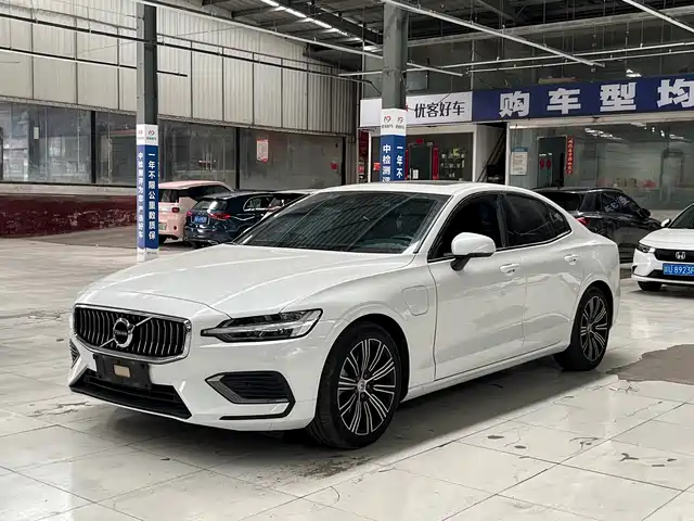Volvo S — фото 1