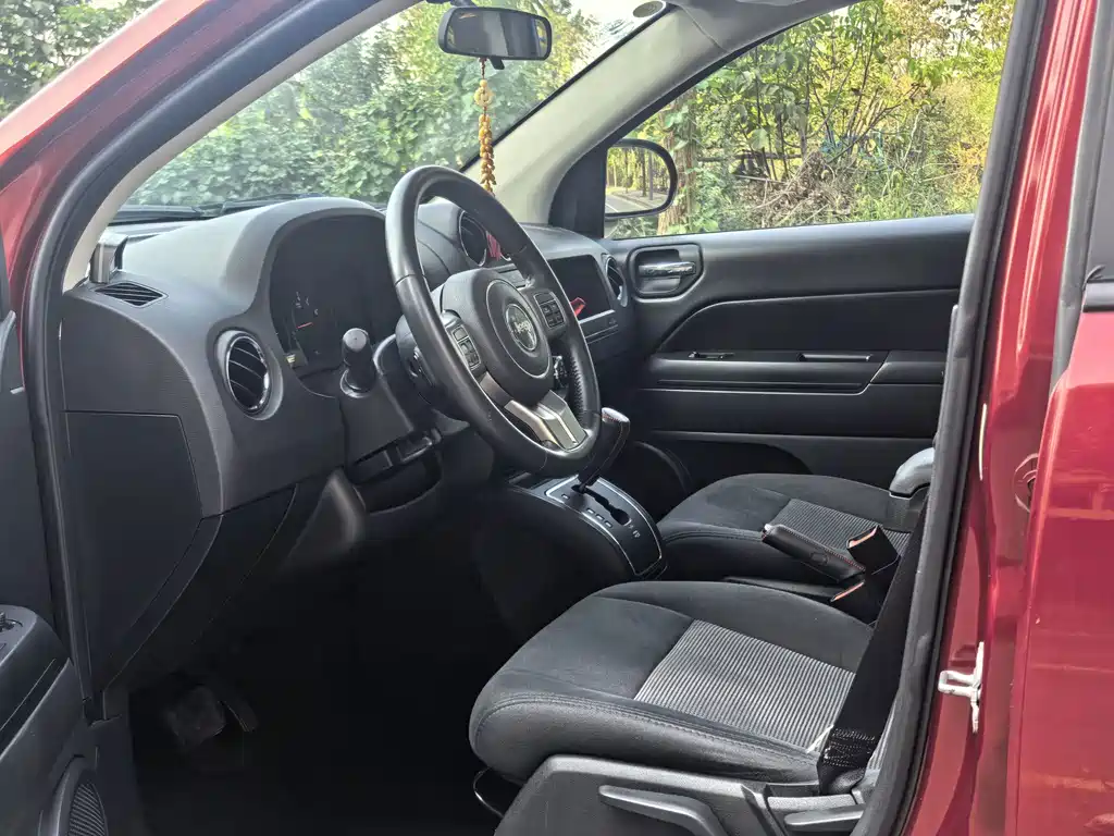 Jeep Compass (Import) — миниатюра 9